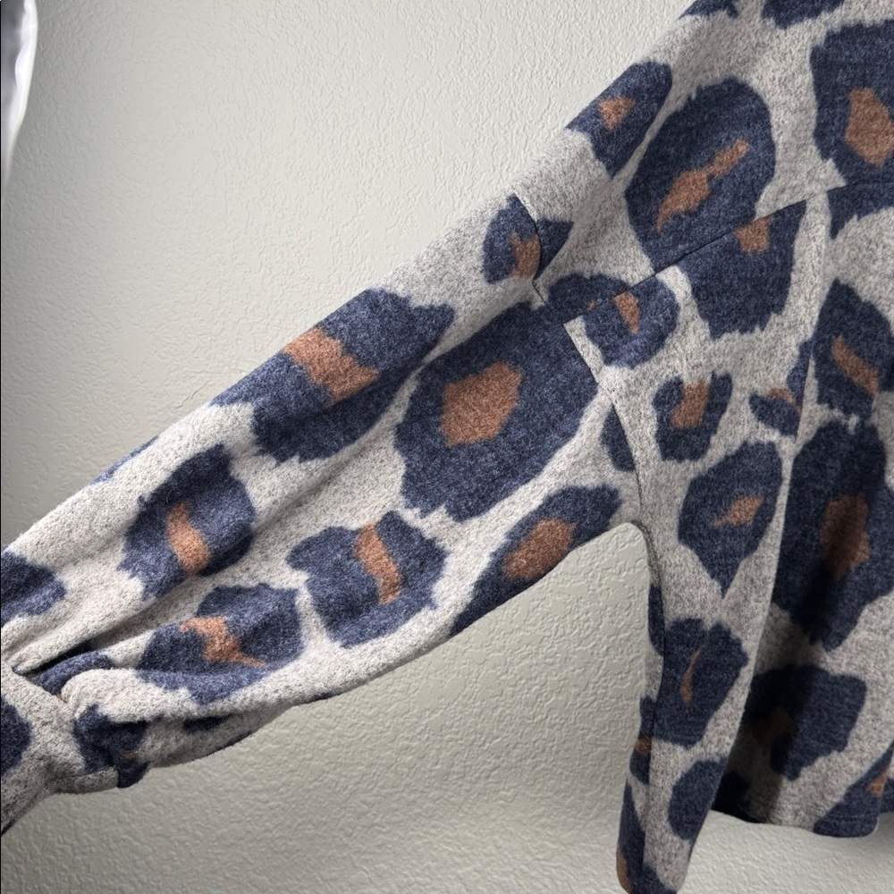 Saints & Hearts Gray and Brown Leopard Patterned Oversized Boxy Sweater Cardigan - Picture 10 of 14